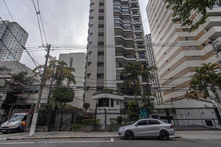 Apartamento à venda com 177m², 3 quartos e 3 vagasFachada