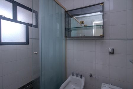 Apartamento à venda com 177m², 3 quartos e 3 vagasBanheiro da Suíte 1
