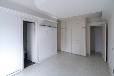 Apartamento à venda com 177m², 3 quartos e 3 vagasSuíte 1