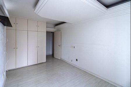 Apartamento à venda com 177m², 3 quartos e 3 vagasSuíte 1