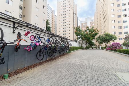 Apartamento à venda com 44m², 2 quartos e 1 vaga Apartamento à venda com 44m², 2 quartos e 1 vagaÁrea comum - Bicicletário