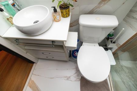 Apartamento à venda com 44m², 2 quartos e 1 vaga Apartamento à venda com 44m², 2 quartos e 1 vagaBanheiro Social