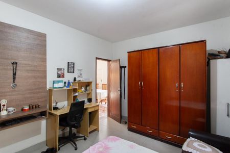 Casa à venda com 210m², 3 quartos e 3 vagas Casa à venda com 210m², 3 quartos e 3 vagasQuarto 2