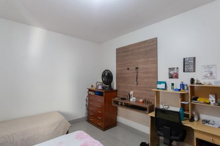 Casa à venda com 210m², 3 quartos e 3 vagas Casa à venda com 210m², 3 quartos e 3 vagasQuarto 2