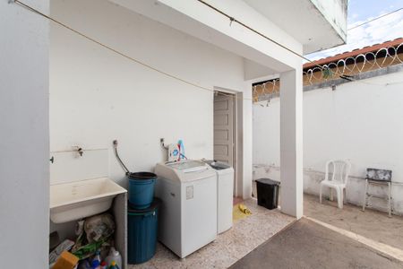 Casa à venda com 210m², 3 quartos e 3 vagas Casa à venda com 210m², 3 quartos e 3 vagasÁrea de Serviço