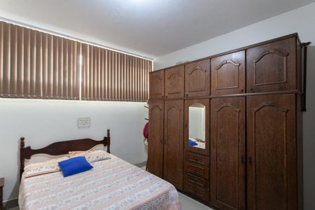 Casa à venda com 210m², 3 quartos e 3 vagas Casa à venda com 210m², 3 quartos e 3 vagasSuíte