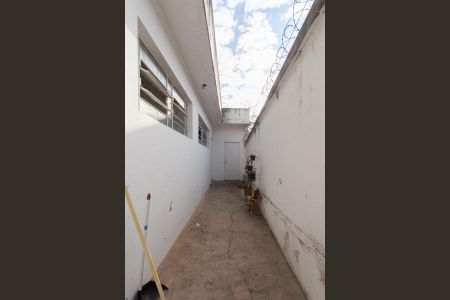 Casa à venda com 210m², 3 quartos e 3 vagas Casa à venda com 210m², 3 quartos e 3 vagasCorredor