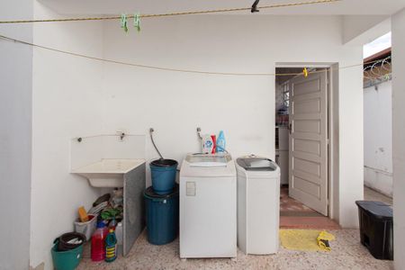 Casa à venda com 210m², 3 quartos e 3 vagas Casa à venda com 210m², 3 quartos e 3 vagasÁrea de Serviço