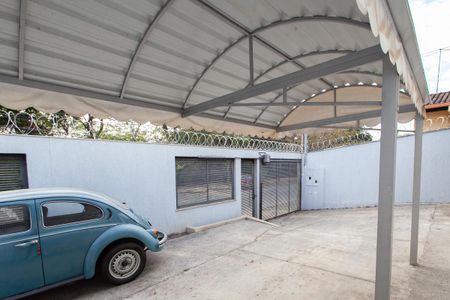 Casa à venda com 210m², 3 quartos e 3 vagas Casa à venda com 210m², 3 quartos e 3 vagasGaragem