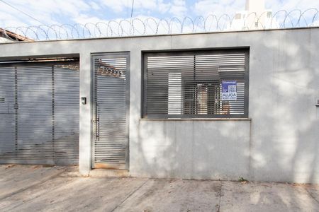 Casa à venda com 210m², 3 quartos e 3 vagas Casa à venda com 210m², 3 quartos e 3 vagasPlaquinha Instalada