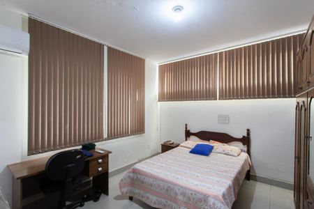 Casa à venda com 210m², 3 quartos e 3 vagas Casa à venda com 210m², 3 quartos e 3 vagasSuíte