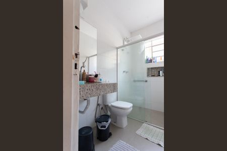 Casa à venda com 210m², 3 quartos e 3 vagas Casa à venda com 210m², 3 quartos e 3 vagasBanheiro Social