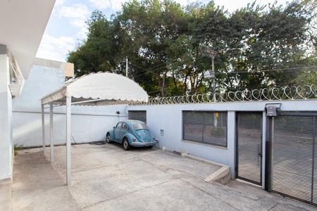 Casa à venda com 210m², 3 quartos e 3 vagas Casa à venda com 210m², 3 quartos e 3 vagasGaragem