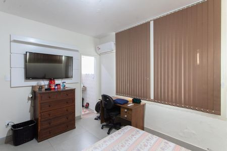 Casa à venda com 210m², 3 quartos e 3 vagas Casa à venda com 210m², 3 quartos e 3 vagasSuíte