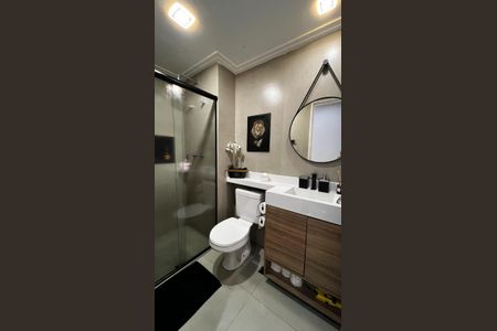 Banheiro de apartamento à venda com 2 quartos, 63m² em Vila Isa, São Paulo