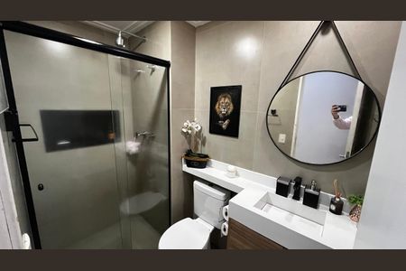 Banheiro de apartamento à venda com 2 quartos, 63m² em Vila Isa, São Paulo