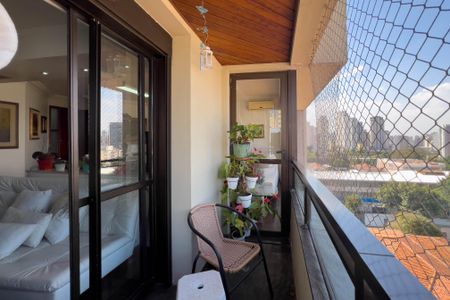 Apartamento à venda com 140m², 2 quartos e 2 vagas Apartamento à venda com 140m², 2 quartos e 2 vagasSacada