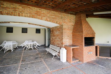 Apartamento à venda com 140m², 2 quartos e 2 vagas Apartamento à venda com 140m², 2 quartos e 2 vagasChurrasqueira