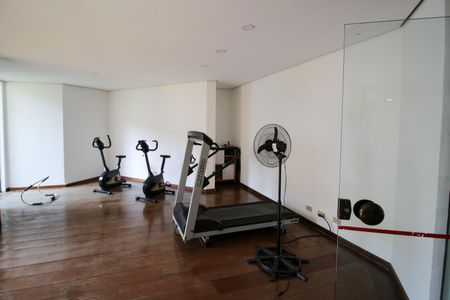 Apartamento à venda com 140m², 2 quartos e 2 vagas Apartamento à venda com 140m², 2 quartos e 2 vagasAcademia