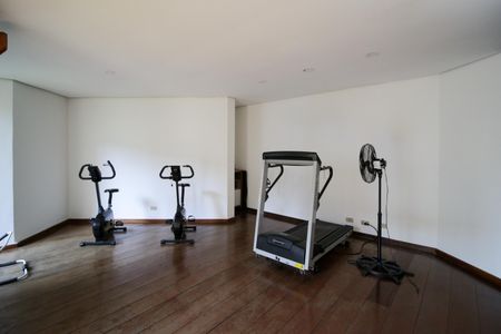 Apartamento à venda com 140m², 2 quartos e 2 vagas Apartamento à venda com 140m², 2 quartos e 2 vagasAcademia