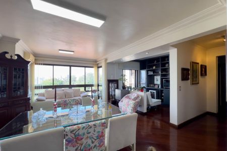 Apartamento à venda com 140m², 2 quartos e 2 vagas Apartamento à venda com 140m², 2 quartos e 2 vagasSala