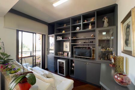 Apartamento à venda com 140m², 2 quartos e 2 vagas Apartamento à venda com 140m², 2 quartos e 2 vagasSala