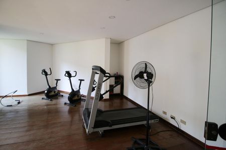 Apartamento à venda com 140m², 2 quartos e 2 vagas Apartamento à venda com 140m², 2 quartos e 2 vagasAcademia