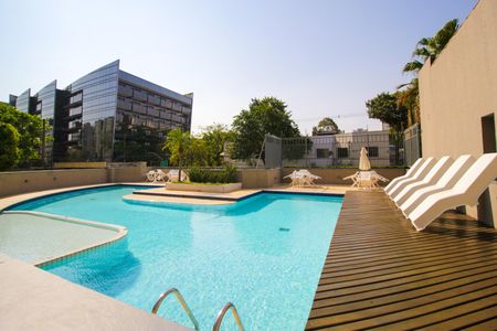 Apartamento à venda com 140m², 2 quartos e 2 vagas Apartamento à venda com 140m², 2 quartos e 2 vagasPiscina