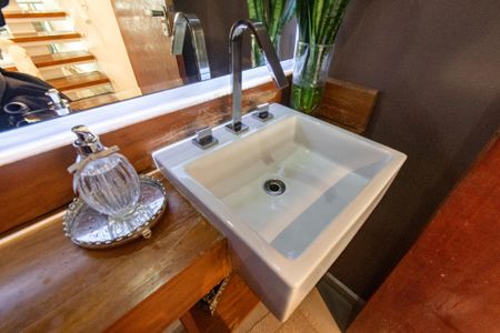 Casa à venda com 440m², 3 quartos e 3 vagas Casa à venda com 440m², 3 quartos e 3 vagasLavabo