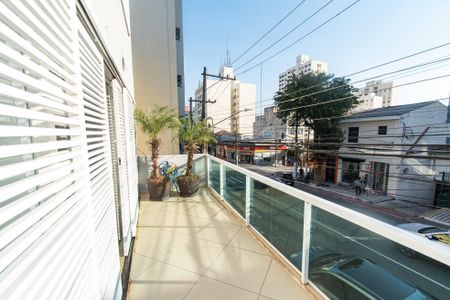 Casa à venda com 440m², 3 quartos e 3 vagas Casa à venda com 440m², 3 quartos e 3 vagasVaranda da sala