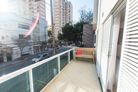 Casa à venda com 440m², 3 quartos e 3 vagas Casa à venda com 440m², 3 quartos e 3 vagasVaranda da sala
