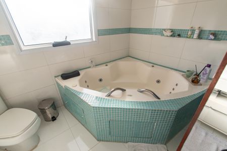 Casa à venda com 440m², 3 quartos e 3 vagas Casa à venda com 440m², 3 quartos e 3 vagasBanheiro da suíte 3