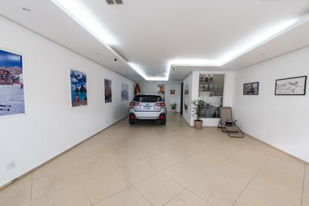 Casa à venda com 440m², 3 quartos e 3 vagas Casa à venda com 440m², 3 quartos e 3 vagasGaragem