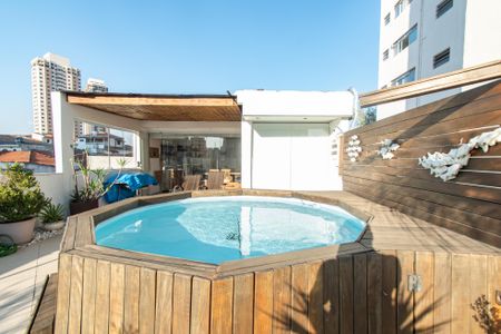 Casa à venda com 440m², 3 quartos e 3 vagas Casa à venda com 440m², 3 quartos e 3 vagasPiscina