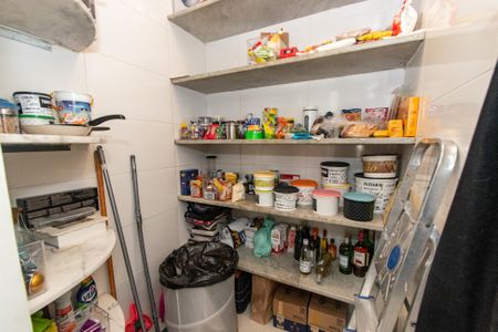 Casa à venda com 440m², 3 quartos e 3 vagas Casa à venda com 440m², 3 quartos e 3 vagasDespensa