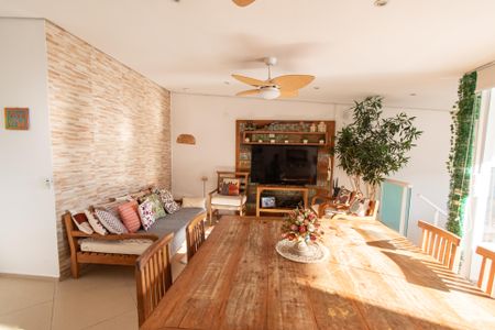 Casa à venda com 440m², 3 quartos e 3 vagas Casa à venda com 440m², 3 quartos e 3 vagas Área comum - Sala da piscina