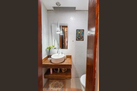 Casa à venda com 440m², 3 quartos e 3 vagas Casa à venda com 440m², 3 quartos e 3 vagas Área comum - Lavabo da garagem