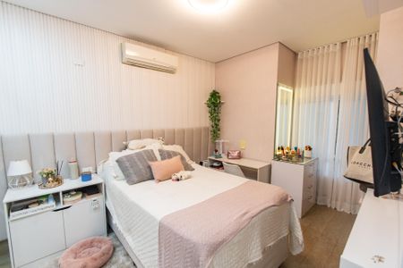 Casa à venda com 440m², 3 quartos e 3 vagas Casa à venda com 440m², 3 quartos e 3 vagasSuíte 2