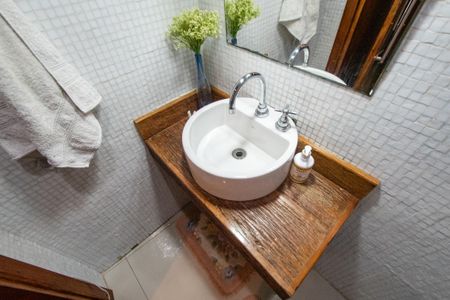 Casa à venda com 440m², 3 quartos e 3 vagas Casa à venda com 440m², 3 quartos e 3 vagas Área comum - Lavabo da garagem