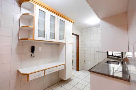 Apartamento à venda com 99m², 2 quartos e 1 vagaCozinha