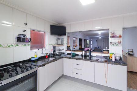 Casa à venda com 170m², 4 quartos e 2 vagas Casa à venda com 170m², 4 quartos e 2 vagasCozinha