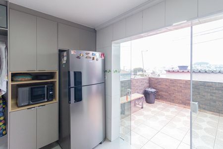 Casa à venda com 170m², 4 quartos e 2 vagas Casa à venda com 170m², 4 quartos e 2 vagasCozinha