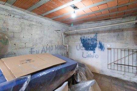 Casa à venda com 170m², 4 quartos e 2 vagas Casa à venda com 170m², 4 quartos e 2 vagasÁrea de serviço