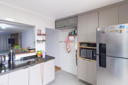 Casa à venda com 170m², 4 quartos e 2 vagas Casa à venda com 170m², 4 quartos e 2 vagasCozinha