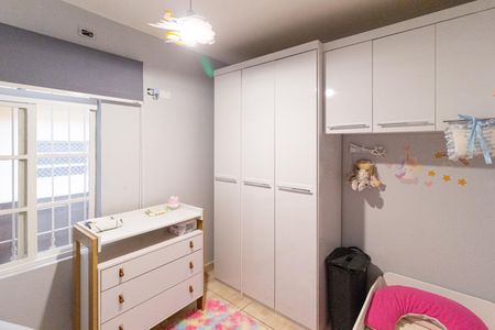 Casa à venda com 170m², 4 quartos e 2 vagas Casa à venda com 170m², 4 quartos e 2 vagasQuarto 4