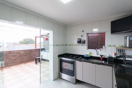 Casa à venda com 170m², 4 quartos e 2 vagas Casa à venda com 170m², 4 quartos e 2 vagasCozinha