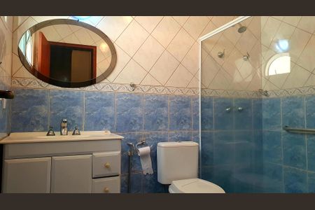 Casa de condomínio para alugar com 219m², 3 quartos e 6 vagasBanheiro da Suíte