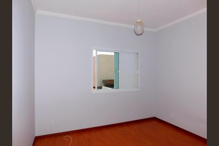 Casa de condomínio para alugar com 219m², 3 quartos e 6 vagasSuíte