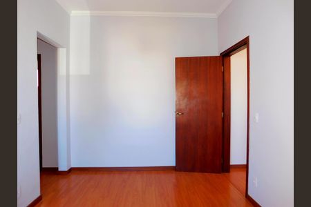 Casa de condomínio para alugar com 219m², 3 quartos e 6 vagasSuíte