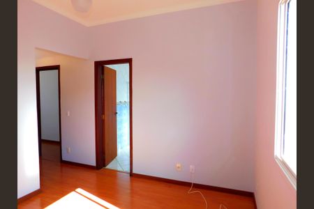 Casa de condomínio para alugar com 219m², 3 quartos e 6 vagasSuíte